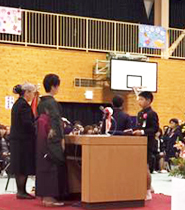 妹尾小学校の卒業式へ出席しました。