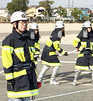 第1回目の岡山消防団女子消防団員放水公開